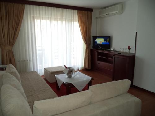 Hotel Dva Bisera in Lagadin