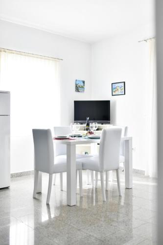 Apartments Martom