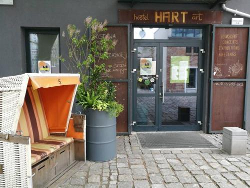 Hart Hostel & Art Gallery