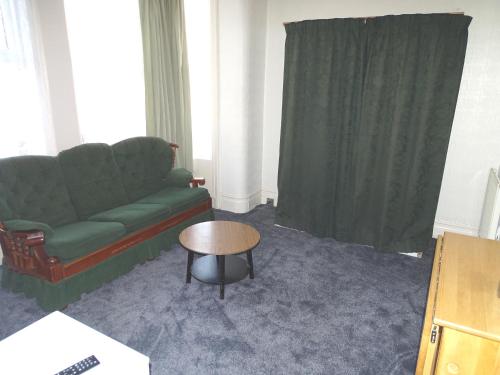 One-Bedroom Apartment image 2