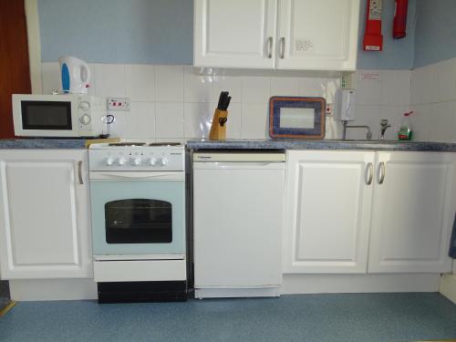 One-Bedroom Apartment image 5