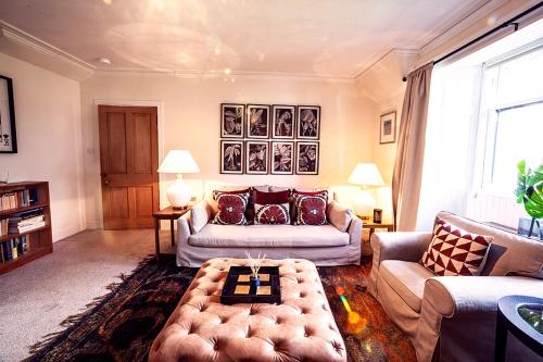 Butler's Apartment. Flat 5, Dalmore House, Helensburgh, Scotland G84 8JP in 海倫斯堡