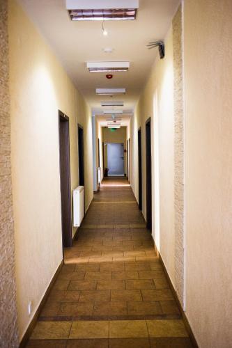 Hotelik Okęcie 39 - Nocleg i Parking Blisko Lotnisko Okęcie – Warsaw, NC