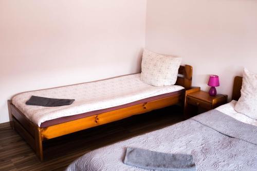 Hotelik Okęcie 39 - Nocleg i Parking Blisko Lotnisko Okęcie – Warsaw, NC