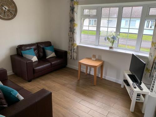 24 Gower Holiday Village 3