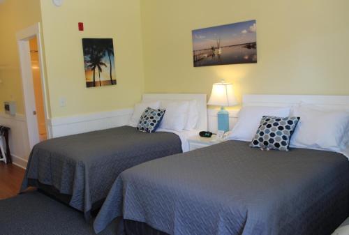 Topsail Shores Inn in Sneads Ferry, USA