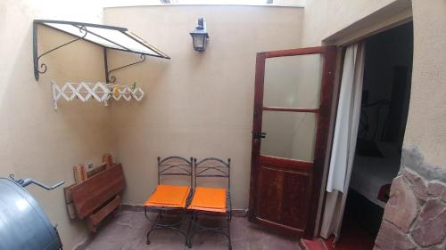 One-Bedroom Apartment image 2