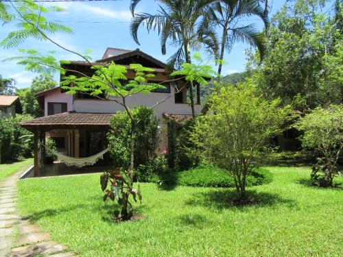 condomínio com piscina no Sahy (H)