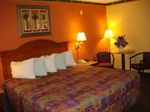 Mountain Inn & Suites-DUNLAP - main image