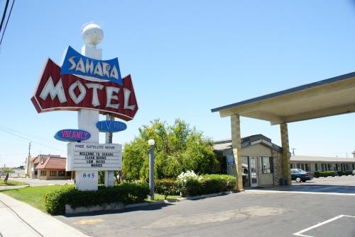 Sahara Motel - image 4