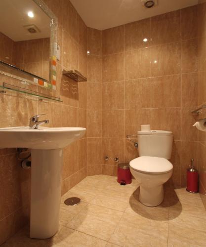 Hostal Regio - image 7
