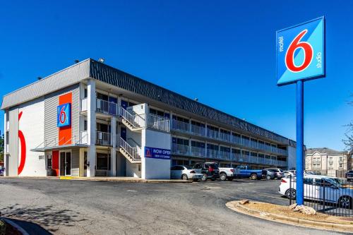 Motel 6-Little Rock, AR - West