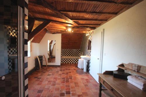 Zuhanyzó, Chateau d'Island Vezelay in Avallon