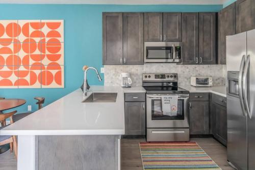 Luxury 2BR near Kierland Commons by WanderJaunt