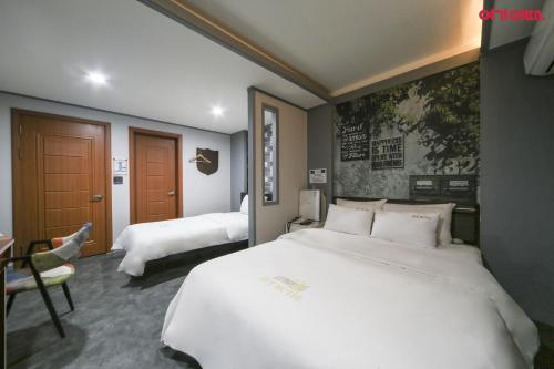 Large Double Room