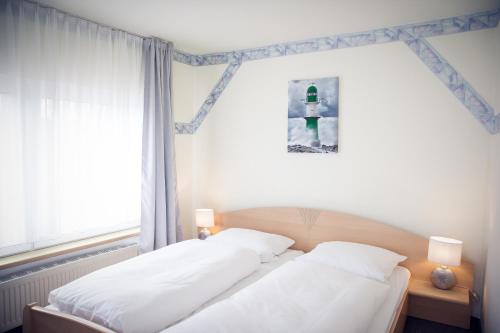 Standard Double Room image 2