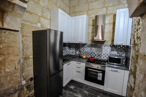 Historic Townhouse in Birgu Center in Birgu