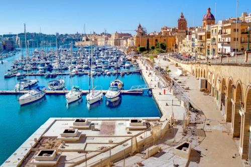 Historic Townhouse in Birgu Center in Birgu