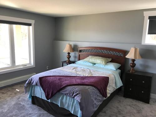 Lake and Bridge View Vacation Home