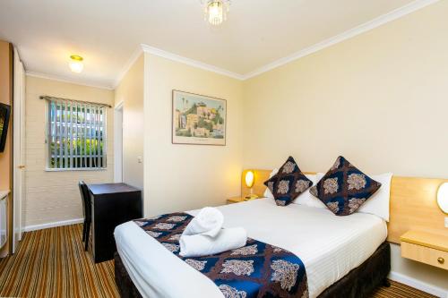 The North Shore Hotel - main image