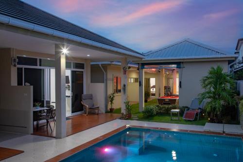 2 bedrooms, 4 beds