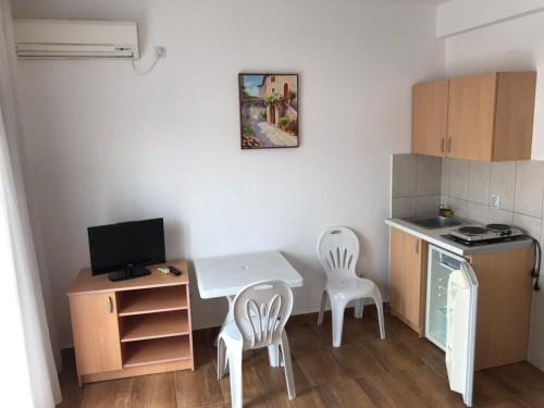 Apartmani Franeta Budva - image 5
