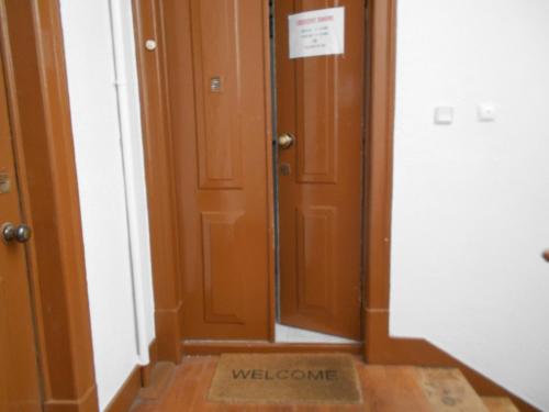 Crescent Rooms - image 12