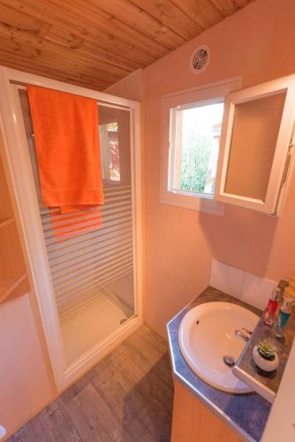 3 bedrooms, 6 beds