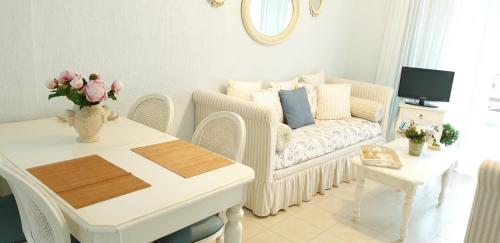  Diamonds Apartment in Nikiana
