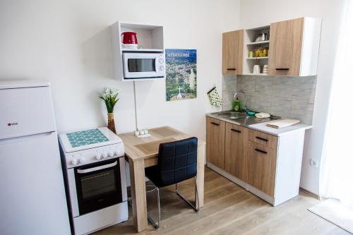 Anna Maria Medjugorje - image 7