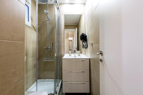 El Born Guest House by Casa Consell - image 3