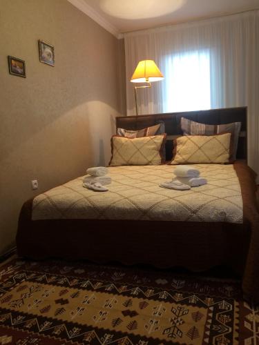 . Four Seasons Apartment