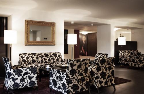 Fuajee, Hotel Schloss Hunigen in Konolfingen