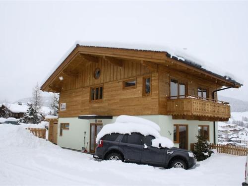 Stunning Holiday Home with Balcony Ski Storage Parking - Maria Alm