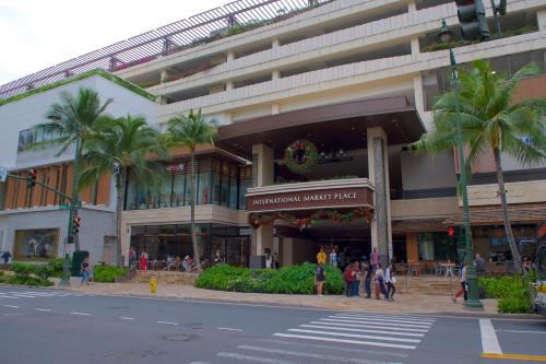 Apartments at Palms Waikiki - image 2