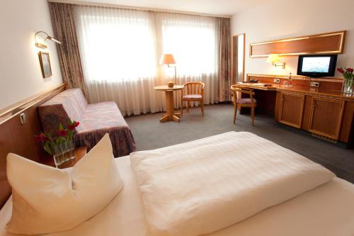 TOP Hotel Post Frankfurt Airport - image 2