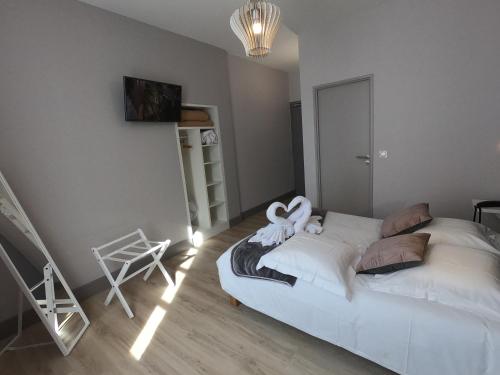 Le Home - image 5