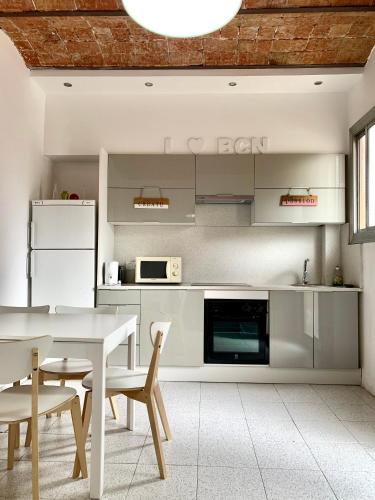 Charm Miró - image 6