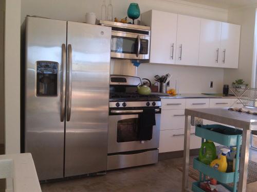 Kitchen, Ocean Front Vortex Female Hostel private rooms Free bikes in Venice Beach