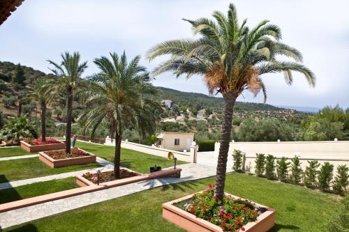 Kelyfos Hotel - image 2