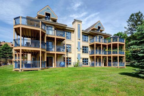 . Condo Jardins du Village Mont-Tremblant