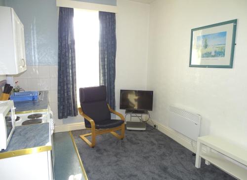 One-Bedroom Apartment image 1