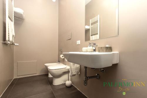 Double Room with Balcony image 6