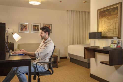 Staybridge Suites Silao, an IHG Hotel