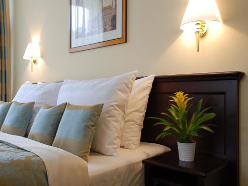 EA Hotel Downtown - image 5