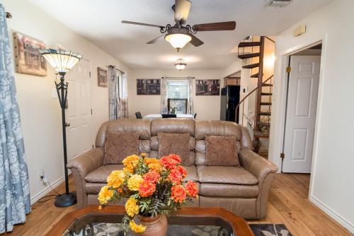Home away from Home No City Tax in San Antonio, USA