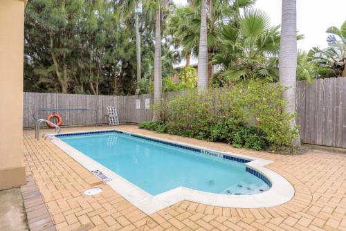 Lantana - image 4