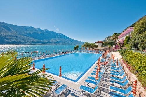 Swimming pool, Hotel Ideal in Limone sul Garda