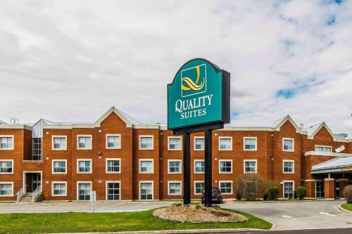 . Quality Suites Quebec City