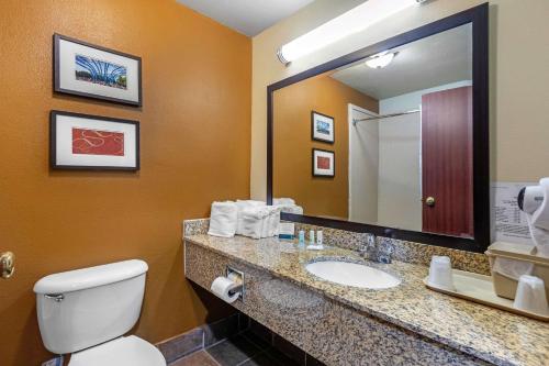 Quality Suites Addison-Dallas